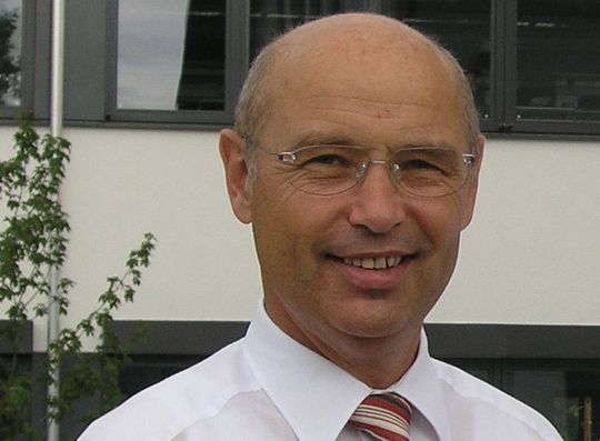 TQ-Geschäftsführer Detlef Schneider: Qualitätsmanagement hat bei TQ einen sehr hohen Stellenwert, schließlich steht TQ für „Technologie in Qualität“. TQ-Geschäftsführer Detlef Schneider: Qualitätsmanagement hat bei TQ einen sehr hohen Stellenwert, schließlich steht TQ für „Technologie in Qualität“.