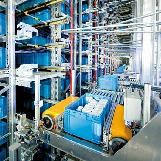 Das Multishuttle-Referenzprojekt von Dematic im neuen Zimmer-Logistikzentrum in Eschbach südlich von Freiburg hat Vorbildcharakter für das weltweite Roll-out der Intralogistik-Lösung in den weiteren Konzernlägern von Zimmer. Bild: Dematic Das Multishuttle-Referenzprojekt von Dematic im neuen Zimmer-Logistikzentrum in Eschbach südlich von Freiburg hat Vorbildcharakter für das weltweite Roll-out der Intralogistik-Lösung in den weiteren Konzernlägern von Zimmer. Bild: Dematic