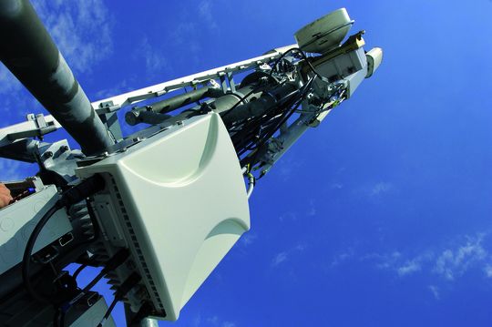 Das Fraunhofer HHI konnte mit dem Scalable Video Coding (SVC) bandbreitenvariabel Videosignale zuverlässig via LTE übertragen Das Fraunhofer HHI konnte mit dem Scalable Video Coding (SVC) bandbreitenvariabel Videosignale zuverlässig via LTE übertragen