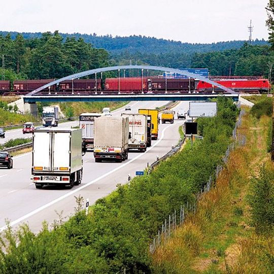 Der Nutzen von Frachtenbörsen liegt darin, Leerfahrten zu vermeiden und die Fahrzeugauslastung der Transporteure zu verbessern.Bild: DB AG/Bartlomiej Banaszak Der Nutzen von Frachtenbörsen liegt darin, Leerfahrten zu vermeiden und die Fahrzeugauslastung der Transporteure zu verbessern.Bild: DB AG/Bartlomiej Banaszak
