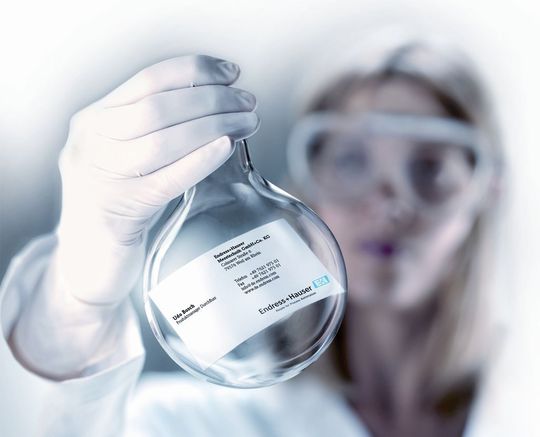 Endress+Hauser ist nach eigener Aussage der einzige Anbieter, der mit einem globalen Kalibrierkonzept aufwarten und so an allen Produktionsstandorten den identischen Nachweis der Genauigkeit erbringen kann. Endress+Hauser ist nach eigener Aussage der einzige Anbieter, der mit einem globalen Kalibrierkonzept aufwarten und so an allen Produktionsstandorten den identischen Nachweis der Genauigkeit erbringen kann.