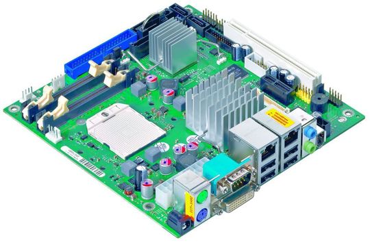 Das Mainboard D2703-S erfüllt die Anforderungen an Industrietauglichkeit und ist gegen Umwelteinflüsse und betriebsbedingte Stressfaktoren resistent. Bild: Fujitsu Technology Solutions Das Mainboard D2703-S erfüllt die Anforderungen an Industrietauglichkeit und ist gegen Umwelteinflüsse und betriebsbedingte Stressfaktoren resistent. Bild: Fujitsu Technology Solutions
