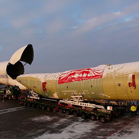 Das Verladen der Airbus-Teile stellt eine Herausforderung dar. Das Verladen der Airbus-Teile stellt eine Herausforderung dar.