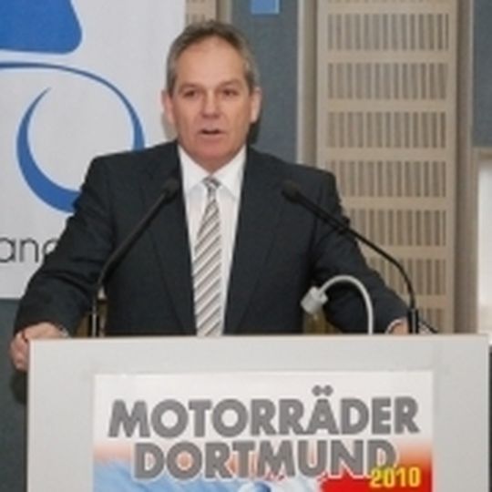 IVM-Präsident Hermann Bohrer: „Wir brauchen mehr 50-cm³-Roller und Kleinkrafträder als Erstmotorisierung für junge Zweiradpiloten.“ IVM-Präsident Hermann Bohrer: „Wir brauchen mehr 50-cm³-Roller und Kleinkrafträder als Erstmotorisierung für junge Zweiradpiloten.“