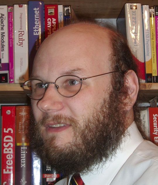 Benedikt Stockebrand kennt sich aus in Sachen IPv6 und gibt wichtige Tipps zum Umstieg Benedikt Stockebrand kennt sich aus in Sachen IPv6 und gibt wichtige Tipps zum Umstieg