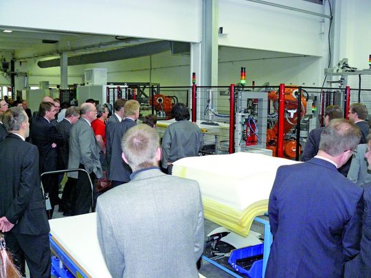 Mit seiner neuen Fertigungsstrecke kann Microdyn-Nadir vollautomatisch die MBR-Module Bio-Cel mit 400 m2 Membranfläche herstellen. (Bild: PROCESS)