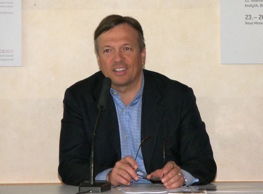 Dr. Frank Laukien, CEO Bruger Group: „Durch die Vorgaben der Kartellbehörden ergab sich für uns die günstige Gelegenheit zum Kauf der drei Varianprduktgruppen.“ Dr. Frank Laukien, CEO Bruger Group: „Durch die Vorgaben der Kartellbehörden ergab sich für uns die günstige Gelegenheit zum Kauf der drei Varianprduktgruppen.“