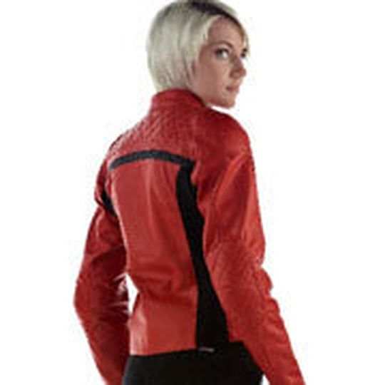 Dainese setzt auf Retro-Look. Dainese setzt auf Retro-Look.