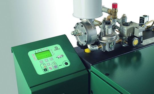 Anwendungsbeispiel von QUICKLOC-Serie-60-Schnellverschlüssen: Befestigung der Kapselung des Blockheizkraftwerks MSR 2 der Firma SenerTec Kraft-Wärme-Energiesysteme Anwendungsbeispiel von QUICKLOC-Serie-60-Schnellverschlüssen: Befestigung der Kapselung des Blockheizkraftwerks MSR 2 der Firma SenerTec Kraft-Wärme-Energiesysteme