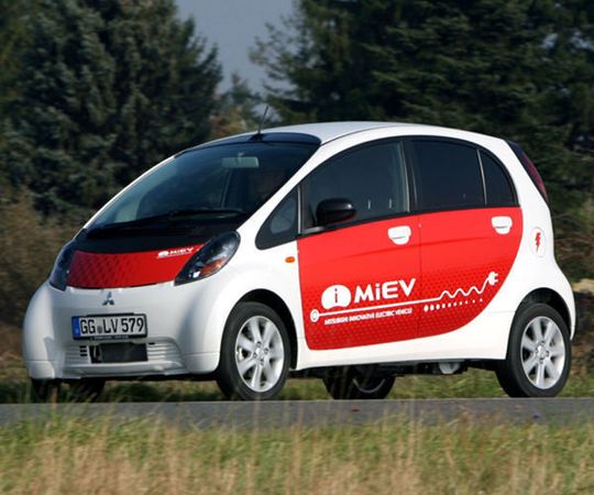 Mitsubishi Motors Setzt Bei Elektroautos Der Nachsten Generation Auf Strom Sparende Isolationstechnologie