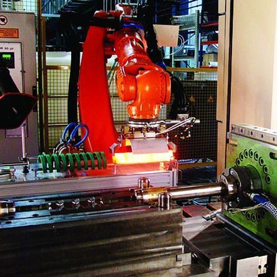 Prozess-Tryout: IHU-Presshärten am Fraunhofer-Institut für Werkzeugmaschinen und Umformtechnik (IWU). Kalibriert wurde mit maximal 70 MPa (700 bar) mit einer 10-Sekunden-Verbleibzeit im geschlossenen Werkzeug. Bild: IWU Prozess-Tryout: IHU-Presshärten am Fraunhofer-Institut für Werkzeugmaschinen und Umformtechnik (IWU). Kalibriert wurde mit maximal 70 MPa (700 bar) mit einer 10-Sekunden-Verbleibzeit im geschlossenen Werkzeug. Bild: IWU