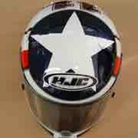 Im Moto-GP-Rennsport hat der neue HJC-Racinghelm bereits sehr gute Ergebnisse eingefahren. Im Moto-GP-Rennsport hat der neue HJC-Racinghelm bereits sehr gute Ergebnisse eingefahren.
