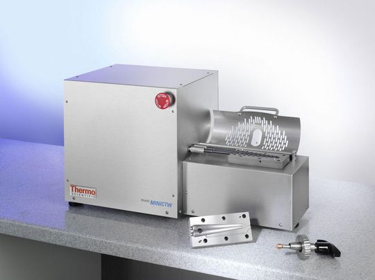 Das neueste Modell einer Reihe konischer Mikro-Doppelschnecken Compounder: Der Haake MiniCTW. Das neueste Modell einer Reihe konischer Mikro-Doppelschnecken Compounder: Der Haake MiniCTW.