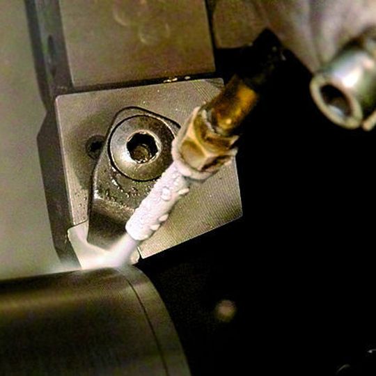 CO<sub id="ForP_F8855EE9-9234-F7B7-7EAE133FD44AED0E">2</sub>-Schnee als Kühlstrategie bei der Schwerzerspanung von vermikularem Guss erwies sich eindeutig als wirksamste Strategie. Bild: PTW CO<sub id="ForP_F8855EE9-9234-F7B7-7EAE133FD44AED0E">2</sub>-Schnee als Kühlstrategie bei der Schwerzerspanung von vermikularem Guss erwies sich eindeutig als wirksamste Strategie. Bild: PTW