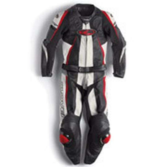Clover, Motorradbekleidung made in Italy: die letzte Neuentwicklung ist die Multifit Lederkombi. Clover, Motorradbekleidung made in Italy: die letzte Neuentwicklung ist die Multifit Lederkombi.