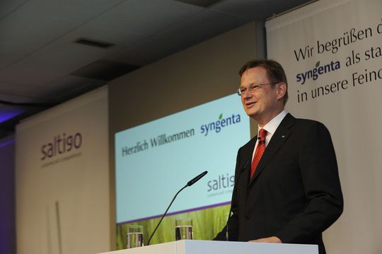 Axel C. Heitmann, Vorstandsvorsitzender der Lanxess AG: „Heute ist ein großer Tag für unsere Feinchemie-Sparte“ (Bild: Lanxess) Axel C. Heitmann, Vorstandsvorsitzender der Lanxess AG: „Heute ist ein großer Tag für unsere Feinchemie-Sparte“ (Bild: Lanxess)