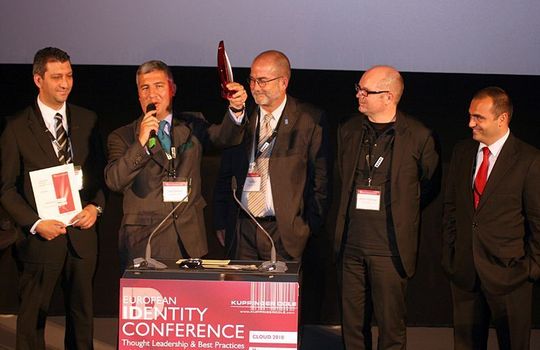 Preisträger des European Identity Award 2010 als „Bestes internes Projekt“: die türkische Sekerbank für die Einführung einer risikobasierten Authentifizierung und Autorisierung. Preisträger des European Identity Award 2010 als „Bestes internes Projekt“: die türkische Sekerbank für die Einführung einer risikobasierten Authentifizierung und Autorisierung.