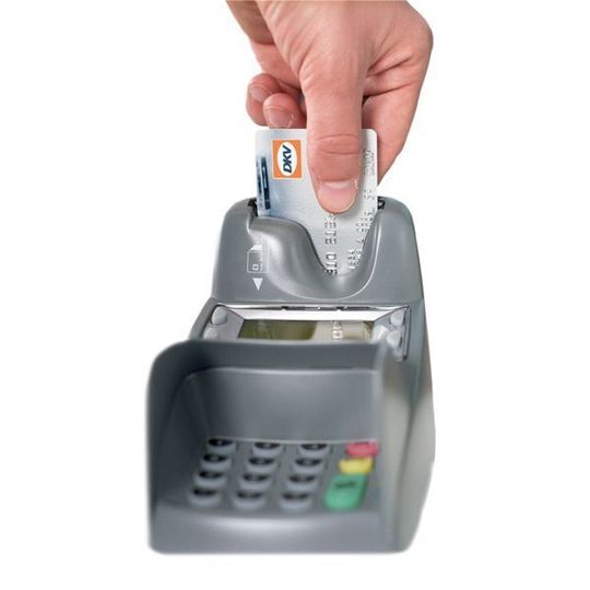 Nicht nur Sprit können Unternehmen mit einer Tankkarte beziehen. Viele Anbieter warten auch mit attraktiven Services und Vergünstigungen auf.Bild: DKV Nicht nur Sprit können Unternehmen mit einer Tankkarte beziehen. Viele Anbieter warten auch mit attraktiven Services und Vergünstigungen auf.Bild: DKV