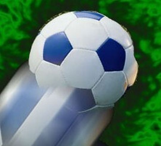 Zwischen Fußball und IT-Security lassen sich erstaunliche Parallelen entdecken. Trotz Fußball WM können sich Unternehmen bei der Sicherheit keine Pause gönnen. Zwischen Fußball und IT-Security lassen sich erstaunliche Parallelen entdecken. Trotz Fußball WM können sich Unternehmen bei der Sicherheit keine Pause gönnen.