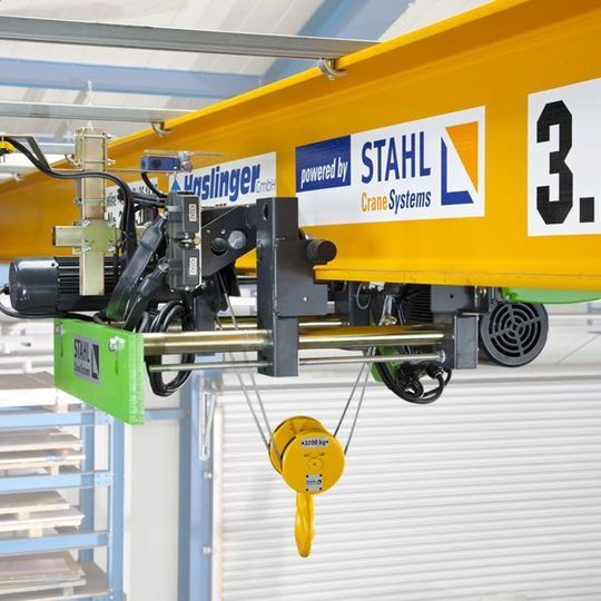 Stahl Cranesystems baut seit 2009 keine Krananlagen mehr, sondern treibt stattdessen die Entwicklung und den Bau moderner Hebe-, Fahr- und Steuertechnik intensiv voran. Bild: Stahl Cranesystems Stahl Cranesystems baut seit 2009 keine Krananlagen mehr, sondern treibt stattdessen die Entwicklung und den Bau moderner Hebe-, Fahr- und Steuertechnik intensiv voran. Bild: Stahl Cranesystems