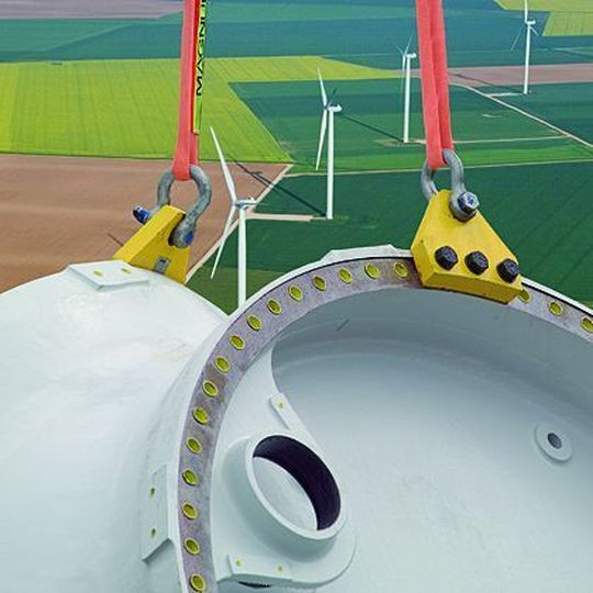 Um die Logistikkosten zu reduzieren, versuchen sich die Hersteller von Windkraftanlagen derzeit an der Montage der kompletten Anlage vor Ort. Bild: Nordex/Maienschein Um die Logistikkosten zu reduzieren, versuchen sich die Hersteller von Windkraftanlagen derzeit an der Montage der kompletten Anlage vor Ort. Bild: Nordex/Maienschein