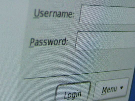 Nach einer Forsa-Umfrage im Auftrag des BITKOM geben knapp 40 Prozent der Deutschen Passwörter an Dritte weiter. Nach einer Forsa-Umfrage im Auftrag des BITKOM geben knapp 40 Prozent der Deutschen Passwörter an Dritte weiter.