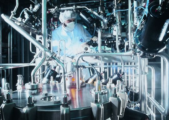 1 Auch Bioprozesse wie Fermentationen verlangen zunehmend nach Sensorik, welche eine verbesserte Prozessanalyse erlaubt. 1 Auch Bioprozesse wie Fermentationen verlangen zunehmend nach Sensorik, welche eine verbesserte Prozessanalyse erlaubt.