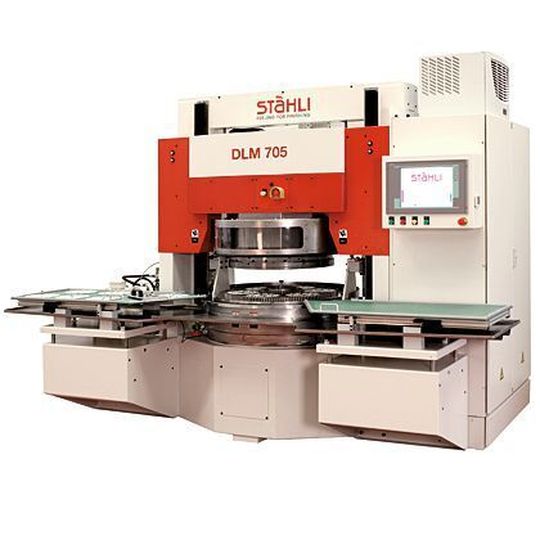 Flachhonmaschine DLM 705 zur Feinstbearbeitung von Stanzteilen. Bilder: Stähli Flachhonmaschine DLM 705 zur Feinstbearbeitung von Stanzteilen. Bilder: Stähli