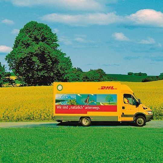 Der Schlüssel zum klimafreundlichen Transport liegt in der Optimierung bestehender Lieferketten: Würden Unternehmen besser kooperieren, könnten Touren effektiver geplant und Laderäume effizienter genutzt werden. Bild: DHL Der Schlüssel zum klimafreundlichen Transport liegt in der Optimierung bestehender Lieferketten: Würden Unternehmen besser kooperieren, könnten Touren effektiver geplant und Laderäume effizienter genutzt werden. Bild: DHL
