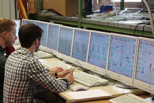 Prozessleitsystem für eine Bioethanolfabrik in der Ukraine (Bild: GEA Wiegand) Prozessleitsystem für eine Bioethanolfabrik in der Ukraine (Bild: GEA Wiegand)