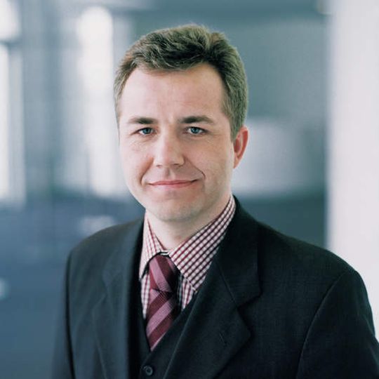 Kai Flore, bislang President & CEO von Fujitsu Technology Solutions, verlässt das Unternehmen. Kai Flore, bislang President & CEO von Fujitsu Technology Solutions, verlässt das Unternehmen.
