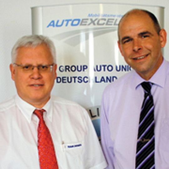 Coparts-Geschäftsführer Ulrich Wohlgemuth (li.) und Select-Vorstand Stephan Westbrock kooperieren unter dem Dach der Group Auto Union Deutschland. Coparts-Geschäftsführer Ulrich Wohlgemuth (li.) und Select-Vorstand Stephan Westbrock kooperieren unter dem Dach der Group Auto Union Deutschland.