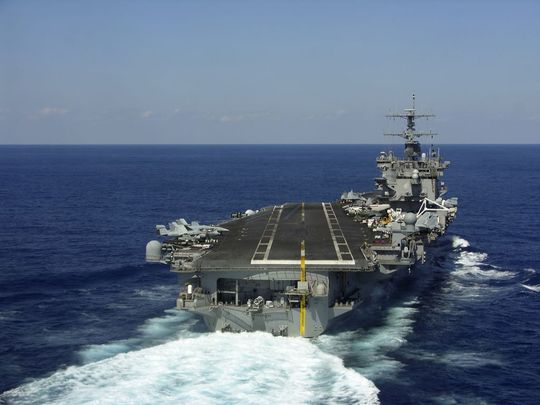 Durch die rauen Umgebungsbedingungen an Bord eines Schiffes müssen empfindliche Elektronikkomponenten besonders geschützt werden Bild: npologuy Fotolia.com Durch die rauen Umgebungsbedingungen an Bord eines Schiffes müssen empfindliche Elektronikkomponenten besonders geschützt werden Bild: npologuy Fotolia.com