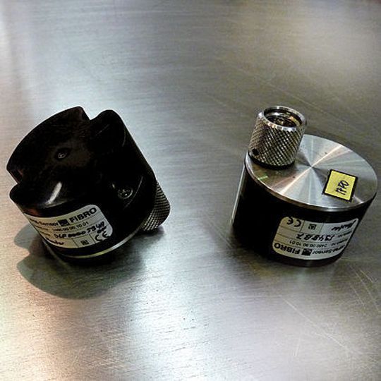 Wireless Pressure Monitoring (WPM) nennt sich die von Fibro entwickelte Funküberwachung von Gasdruckfedern in Großwerkzeugen der Umformtechnik – eine Echtzeitkontrolle, die sich in der Praxis auszahlt. Wireless Pressure Monitoring (WPM) nennt sich die von Fibro entwickelte Funküberwachung von Gasdruckfedern in Großwerkzeugen der Umformtechnik – eine Echtzeitkontrolle, die sich in der Praxis auszahlt.
