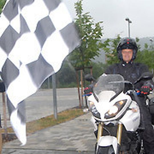 Startschuss zur Motorradtour 2010 der Fachmagazine »bike und business« und »kfz-betrieb«. Startschuss zur Motorradtour 2010 der Fachmagazine »bike und business« und »kfz-betrieb«.