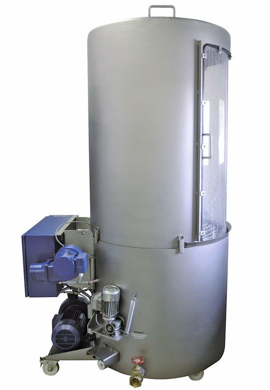 Die neue Simoflex LC Fass- und Behälterreinigungsanlage ist mobil und spart damit Platz im Betrieb. (Bild: Bolz Intec) Die neue Simoflex LC Fass- und Behälterreinigungsanlage ist mobil und spart damit Platz im Betrieb. (Bild: Bolz Intec)