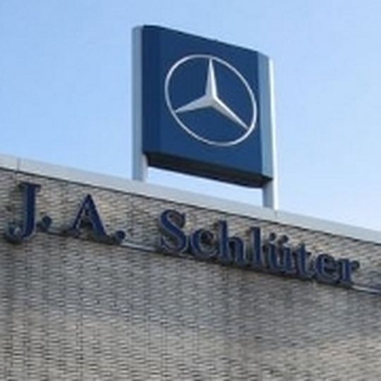 J.A. Schlüter Söhne: Seit 200 Jahren in Hamburg – jetzt mit neuen Dienstleistungen. J.A. Schlüter Söhne: Seit 200 Jahren in Hamburg – jetzt mit neuen Dienstleistungen.