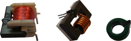 Die Hall-Stromwandler der Serien RAZC-2, RAZV-2 und RAZU-2 können durch die vormontierte Klebschaumfolie leicht auf die Printplatte montiert werden. (Bild: Peatron)