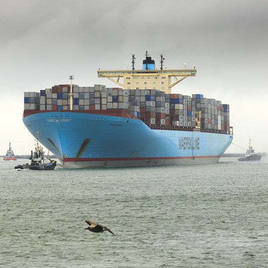 Die Evelyn Maersk ist 2010 das 100. Containerschiff der ULCC-Klasse gewesen, das im Rotterdamer Hafen eingelaufen ist. Der Riese kann über 10 000 TEU befördern. Bild: Port of Rotterdam Die Evelyn Maersk ist 2010 das 100. Containerschiff der ULCC-Klasse gewesen, das im Rotterdamer Hafen eingelaufen ist. Der Riese kann über 10 000 TEU befördern. Bild: Port of Rotterdam