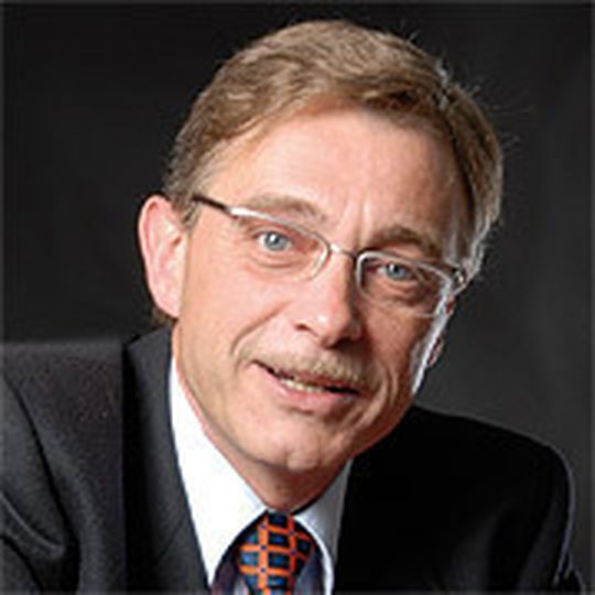 Die neue treibende Kraft bei Koch Zweirad: Jörg Müller. Er tritt im März 2011 die Nachfolge von Helge Koch als Geschäftsführer von Koch Zweirad an. Die neue treibende Kraft bei Koch Zweirad: Jörg Müller. Er tritt im März 2011 die Nachfolge von Helge Koch als Geschäftsführer von Koch Zweirad an.