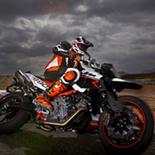 Der Himmel über dem Motorradmarkt bleibt dunkel. Im August sanken die Neuzulassungen um 10,6 Prozent. Der Himmel über dem Motorradmarkt bleibt dunkel. Im August sanken die Neuzulassungen um 10,6 Prozent.