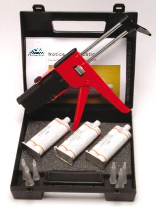 Die Penloc-Klebstoffe auf Acrylbasis eignen sich sowohl Metallwerkstoffe miteinander als auch Metall mit anderen Materialien (auch bead on bead) zu fügen. (Bild: Panacol) Die Penloc-Klebstoffe auf Acrylbasis eignen sich sowohl Metallwerkstoffe miteinander als auch Metall mit anderen Materialien (auch bead on bead) zu fügen. (Bild: Panacol)