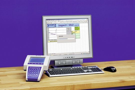 Das Messgerät Inspect+ ermittelt das Drehmoment und den Drehwinkel einer Schraubverbindung. (Bild: Schatz) Das Messgerät Inspect+ ermittelt das Drehmoment und den Drehwinkel einer Schraubverbindung. (Bild: Schatz)