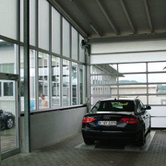 Die Dialogannahme besteht aus Fiberglassystemen von Butzbach. Die Dialogannahme besteht aus Fiberglassystemen von Butzbach.