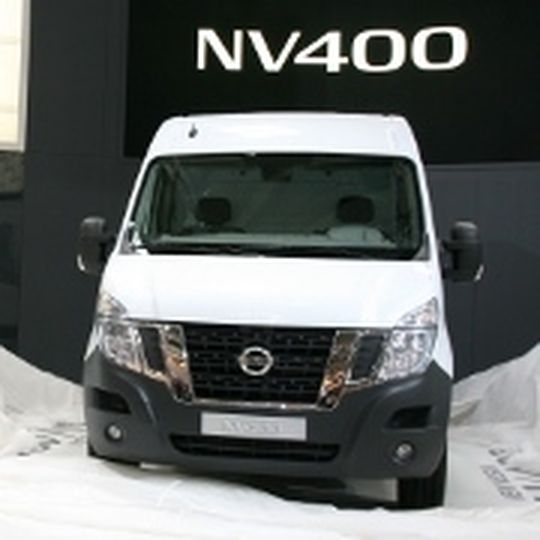 Der Nissan NV 400 ist eine der vielen Premieren, die die Messebesucher auf der IAA in Hannover sehen können. Der Nissan NV 400 ist eine der vielen Premieren, die die Messebesucher auf der IAA in Hannover sehen können.