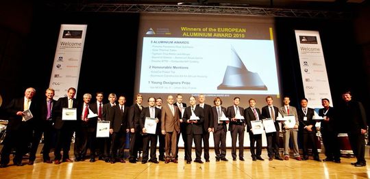 Im Rahmen der Weltmesse ALUMINIUM in Essen wurde der Branchenpreis am 14. September für kreative Lösungen vergeben. (Bild: Reed Exhibitions)