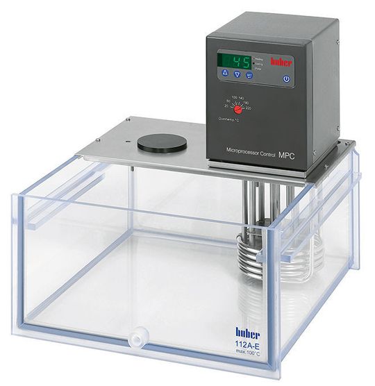 Abb. 1: Die preisgünstigen MPC-Modelle sind ideal für alle Routineaufgaben im Labor. Die Geräte sind als Einhänge-, Bad-, Umwälz- und Kältethermostate erhältlich. Abb. 1: Die preisgünstigen MPC-Modelle sind ideal für alle Routineaufgaben im Labor. Die Geräte sind als Einhänge-, Bad-, Umwälz- und Kältethermostate erhältlich.