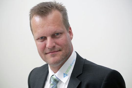 Marc Hackländer, Geschäftsführer der FPL FRESHParcel Logistik GmbH & Co. System KG. (Bild: Dirk Mahler/Fraunhofer IFF) Marc Hackländer, Geschäftsführer der FPL FRESHParcel Logistik GmbH & Co. System KG. (Bild: Dirk Mahler/Fraunhofer IFF)