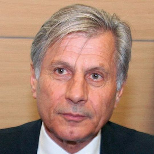 „Wir sehen unsere Aufgabe nicht nur darin, unseren Kunden Werkzeugmaschinen zu liefern, sondern ihnen beim Steigern der Produktivität zu helfen“, sp Ettore Batisti, Präsident und CEO der Pama Spa in Rovereto/Italien. „Wir sehen unsere Aufgabe nicht nur darin, unseren Kunden Werkzeugmaschinen zu liefern, sondern ihnen beim Steigern der Produktivität zu helfen“, sp Ettore Batisti, Präsident und CEO der Pama Spa in Rovereto/Italien.