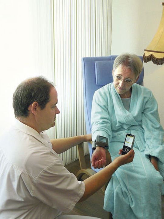 Projekt VitaBIT: Mobile IT-Lösung für den ambulanten Pflegedienst Projekt VitaBIT: Mobile IT-Lösung für den ambulanten Pflegedienst